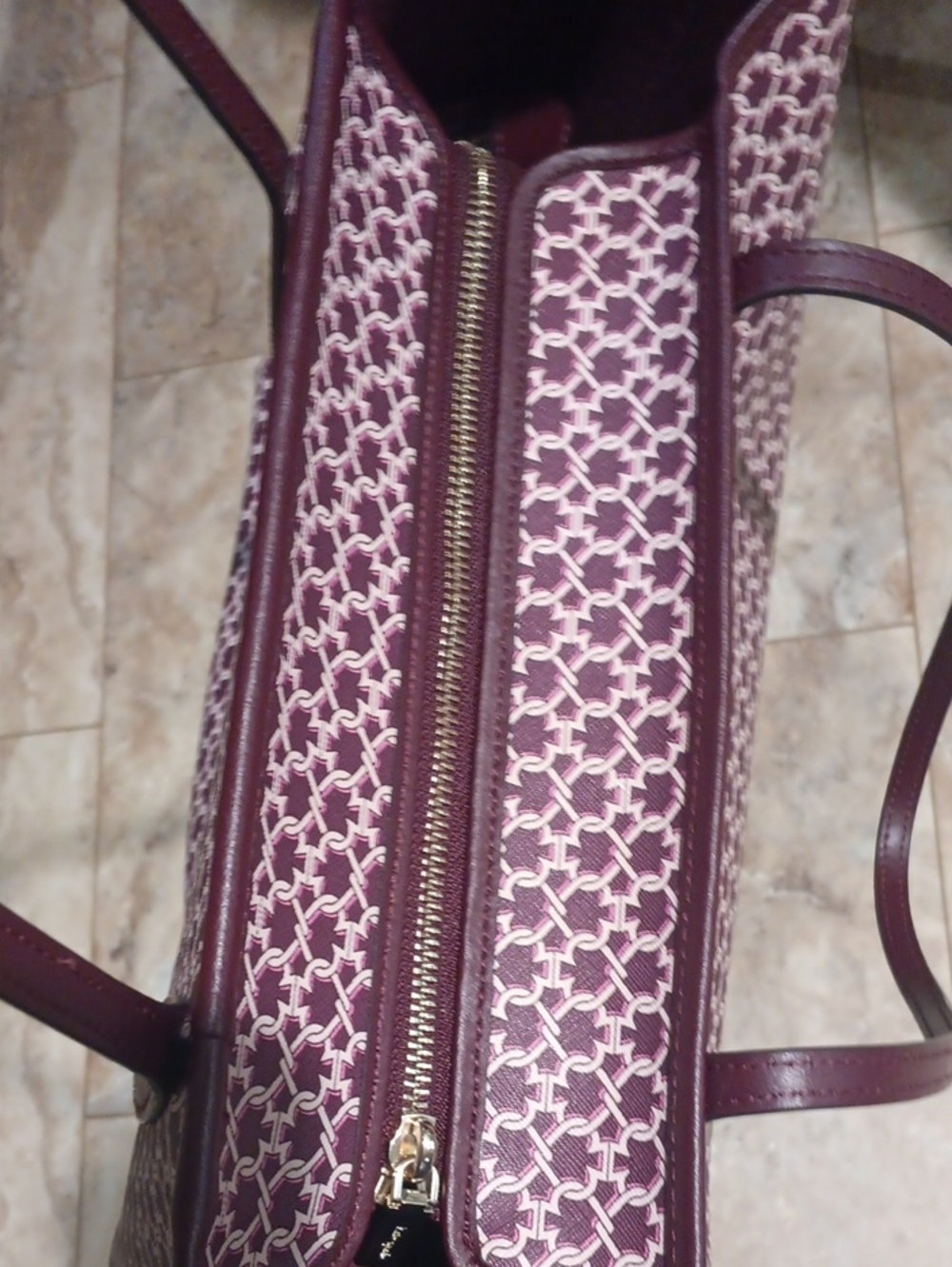 kate spade Link Tote- Stylish Everyday Carry - Picture 15 of 15